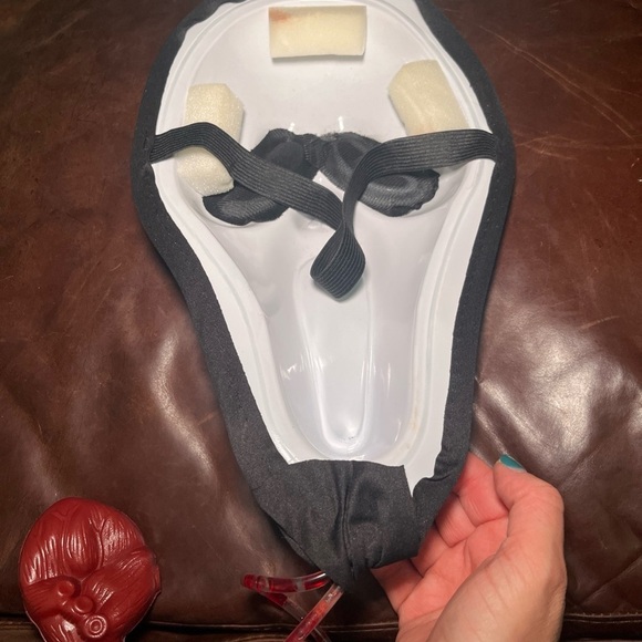 Ghost Face Mask with Blood Effect - Picture 8 of 8